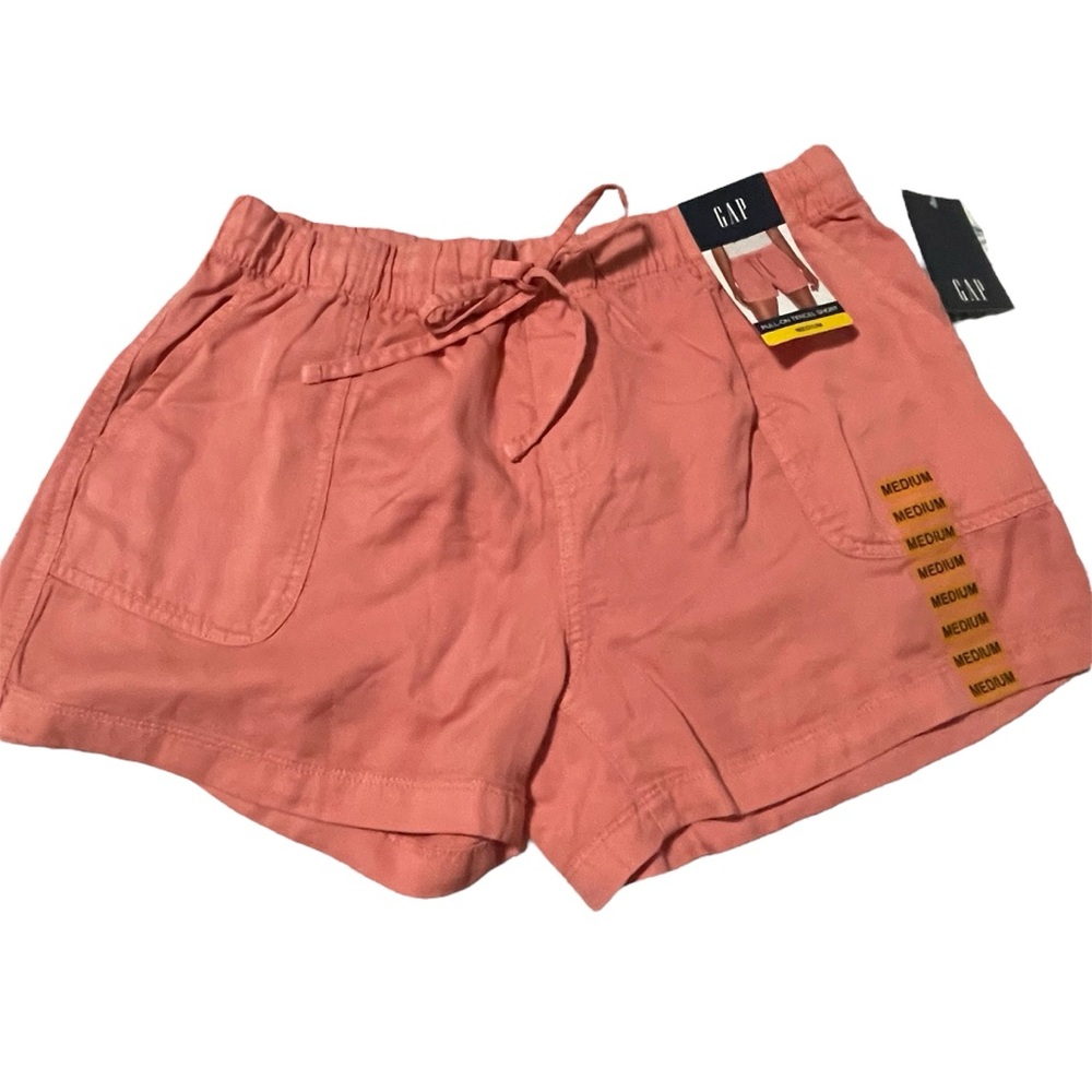 GAP Strawberry Ice Cargo Shorts with Elastic Waistband